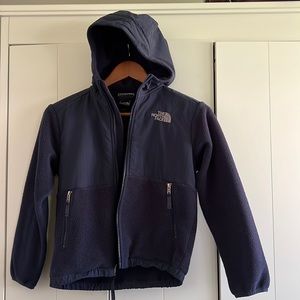 North Face boys navy size small hooded jacket